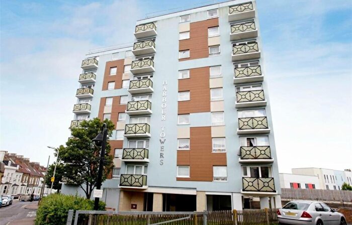 2 Bedroom Flat To Rent In Harbour Towers, Hertford Street, Ramsgate, Kent, CT11