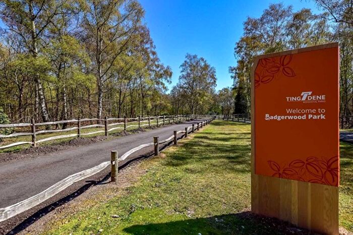 2 Bedroom Mobile/park Home For Sale In West Road, Wokingham, RG40