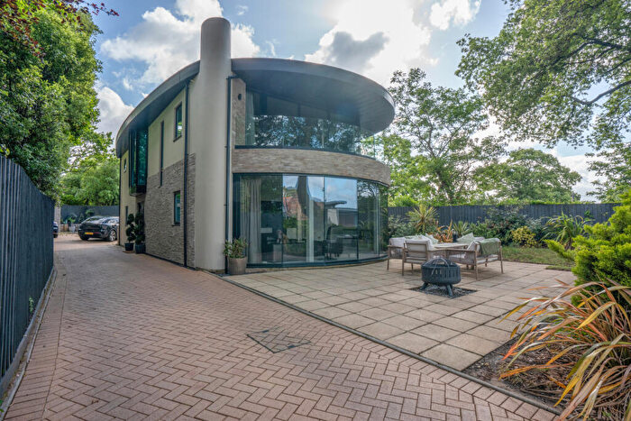 4 Bedroom Detached House For Sale In Alington Road, Evening Hill, Poole, Dorset, BH14