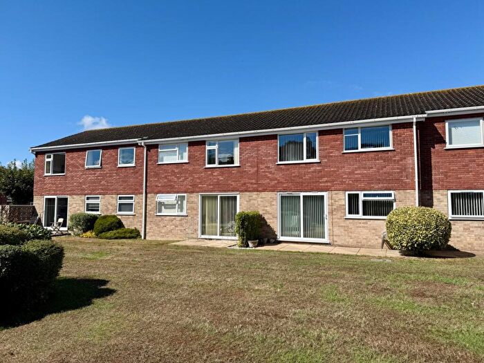 2 Bedroom Apartment For Sale In Waterford Road, Highcliffe On Sea, BH23