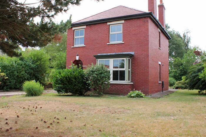 3 Bedroom Detached House For Sale In School Lane, Snitterby, DN21