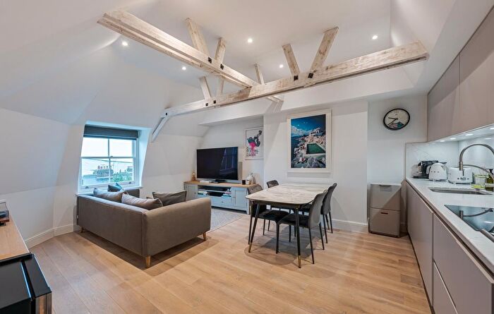 2 Bedroom Flat For Sale In Rectory Grove, London, SW4