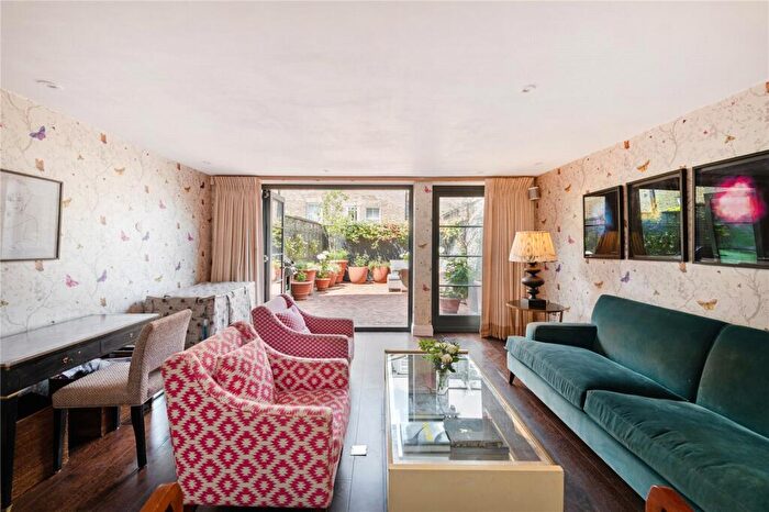 4 Bedroom Terraced House For Sale In Salcott Road, Between The Commons, SW11
