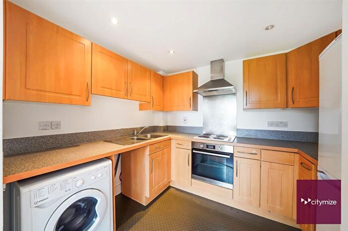 2 Bedroom Flat For Sale In London Road, Romford, RM7