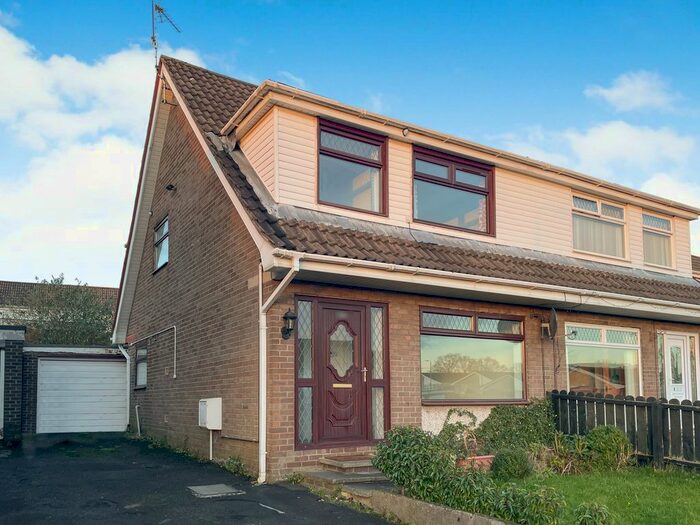 3 Bedroom Semi-Detached House For Sale In Fulmar Avenue, Lisburn, BT28