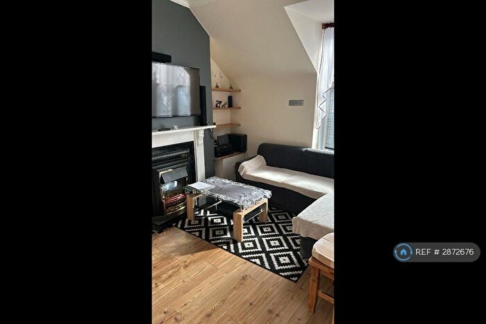 2 Bedroom Flat To Rent In Froghall Road, Aberdeen, AB24