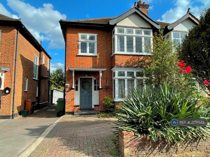 3 Bedroom Semi-Detached House To Rent In D'arcy Road, Cheam, Sutton, SM3