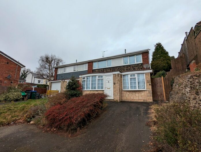3 Bedroom Semi-Detached House To Rent In Linden Avenue, Great Barr, Birmingham, B43