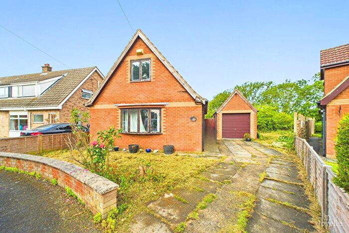 2 Bedroom Detached House For Sale In The Close, Goxhill, North Lincolnshire, DN19