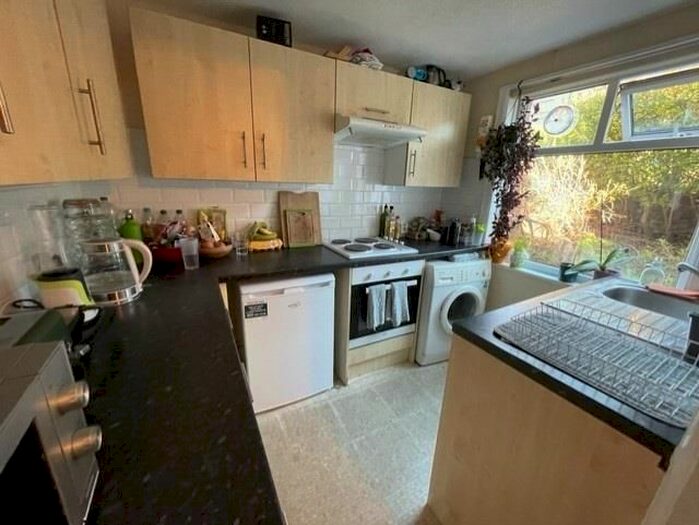 3 Bedroom Terraced House To Rent In Mafeking Road, Brighton, BN2
