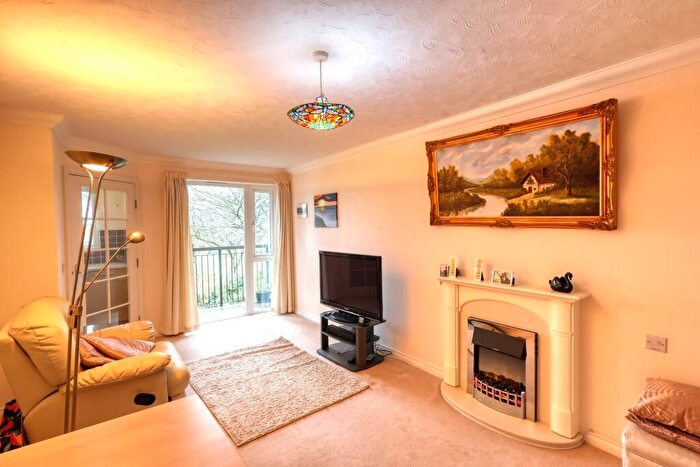 1 Bedroom Apartment For Sale In Wellington Avenue, Princes Risborough, Buckinghamshire, HP27
