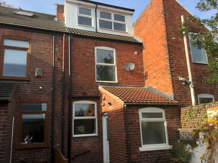 3 Bedroom Terraced House To Rent In Old Hall Road, Chesterfield, S40