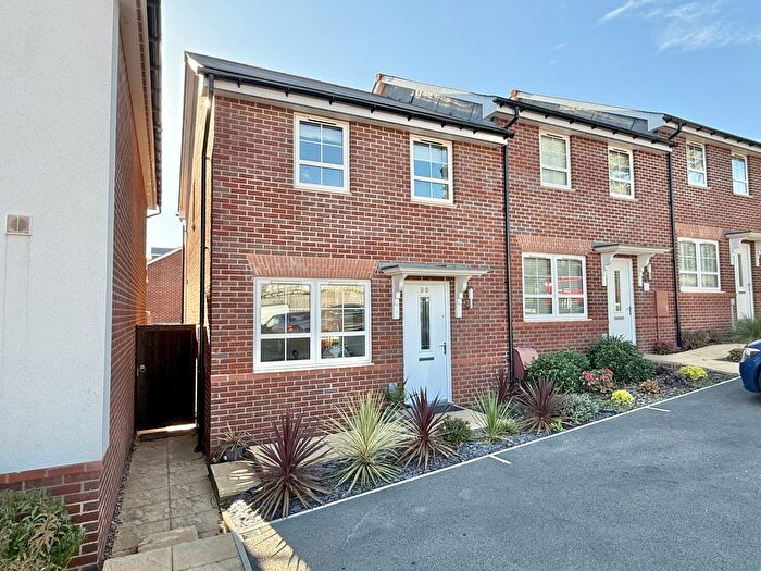 3 Bedroom End Terrace House For Sale In Loveridge Drive, Alphington, EX2