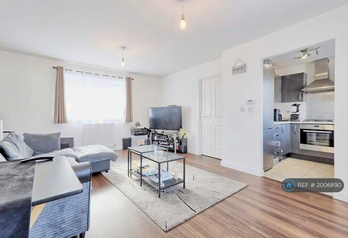 2 Bedroom Flat To Rent In Laindon, Basildon, SS15