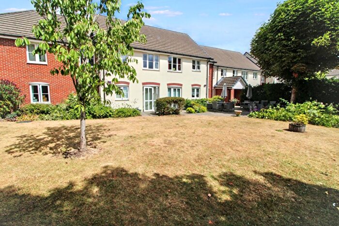 2 Bedroom Flat For Sale In Penn Road, Hazlemere, HP15