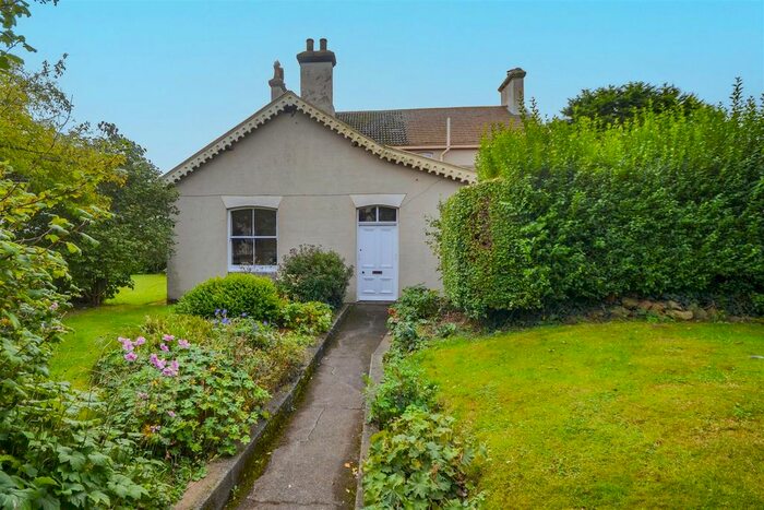 3 Bedroom Bungalow For Sale In Manless Terrace, Skelton-In-Cleveland, Saltburn-By-The-Sea, TS12