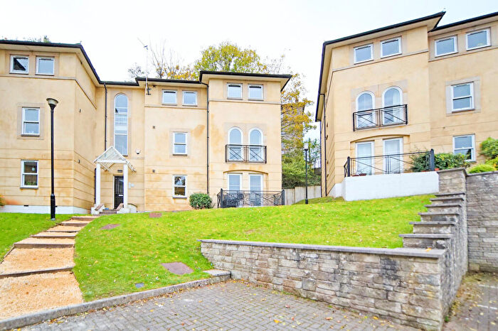 2 Bedroom Flat To Rent In Elmgrove Park, Elmgrove Road, Cotham, BS6