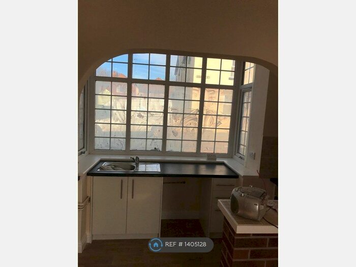 1 Bedroom Flat To Rent In Trentham Road, Stoke-On-Trent, ST3