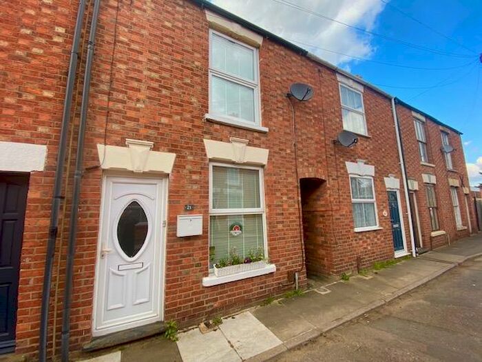 2 Bedroom House To Rent In Park Road, Stony Stratford, Milton Keynes, MK11