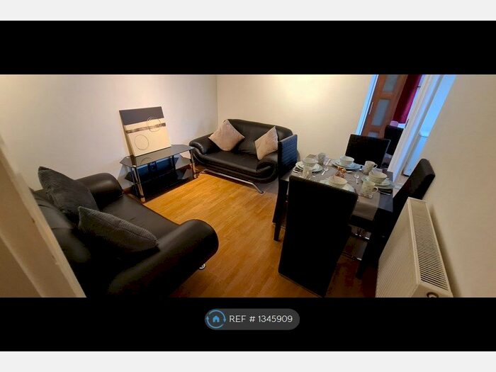 4 Bedroom Bungalow To Rent In Headcorn Drive, Canterbury, CT2