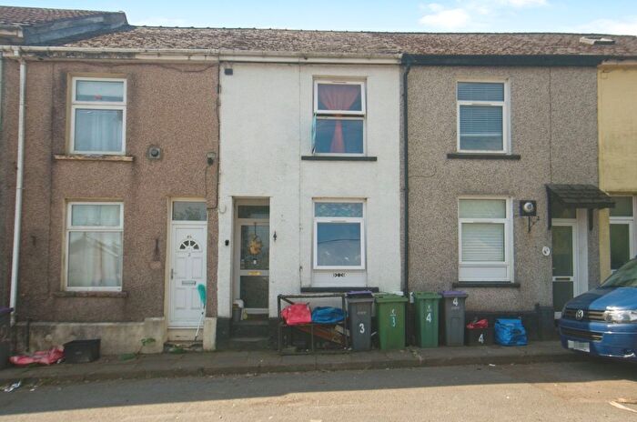 2 Bedroom Terraced House For Sale In Albert Road, Pontypool, NP4