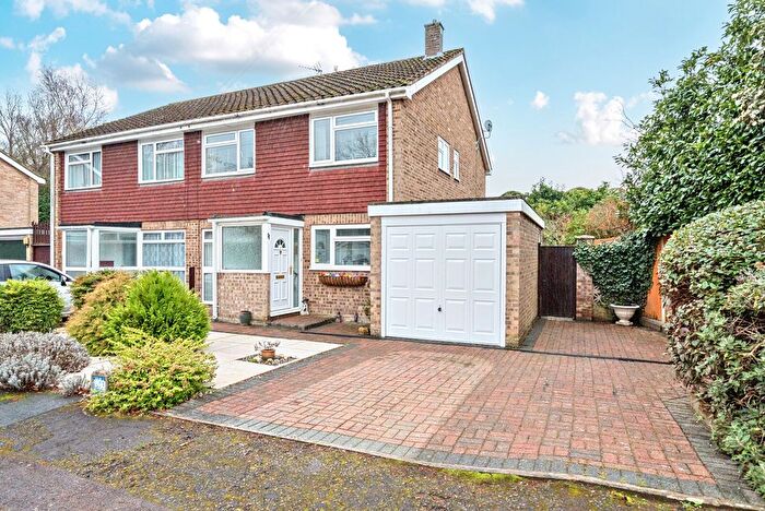 4 Bedroom Semi Detached House For Sale In Graylands Close, Horsell, GU21