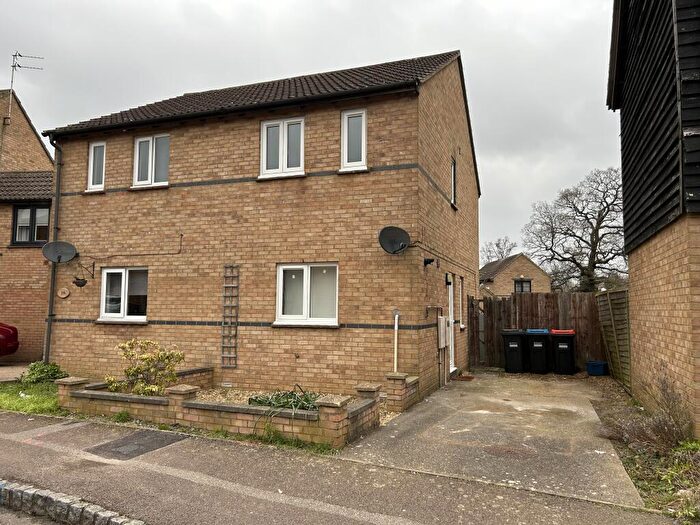 2 Bedroom House To Rent In Lowndes Grove, Milton Keynes, MK5