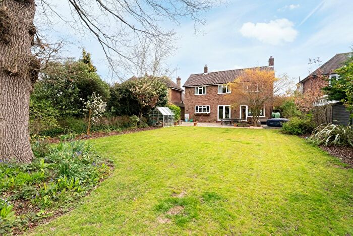 4 Bedroom Detached House For Sale In Bentsbrook Park, North Holmwood, RH5