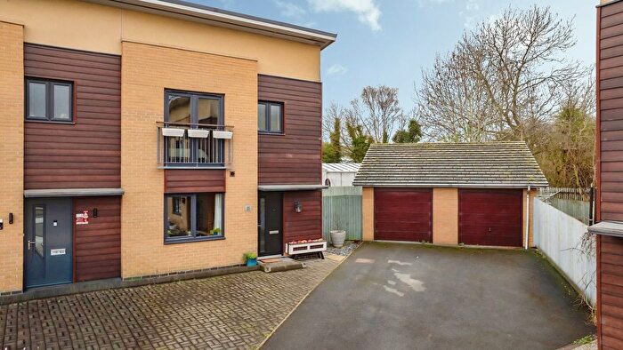3 Bedroom Semi Detached House For Sale In Brackendale, Runcorn, WA7