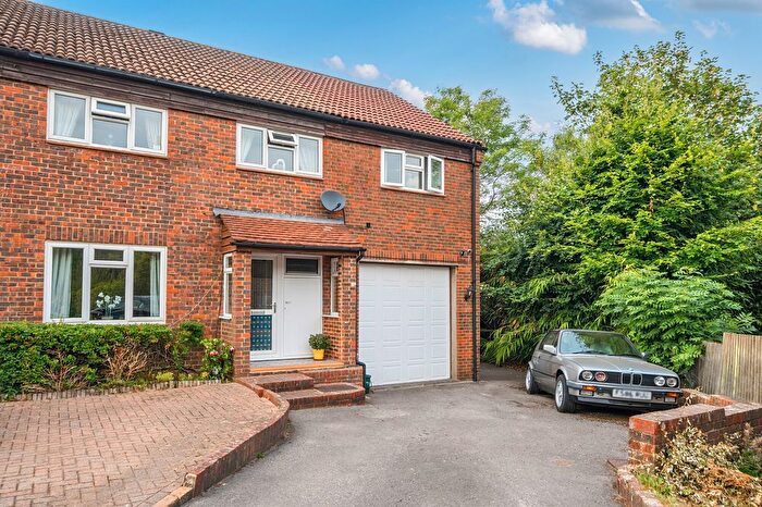 5 Bedroom End Of Terrace House For Sale In Williamson Close, Haslemere, GU27
