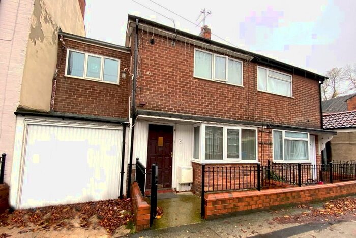 3 Bedroom Terraced House To Rent In Derwent Avenue, Alfonso Street, Hull, East Riding Of Yorkshire, HU3