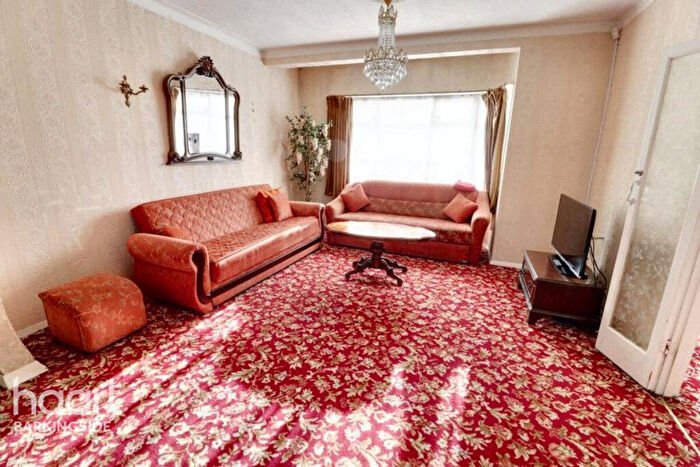 3 Bedroom End Of Terrace House For Sale In Eastern Avenue, Gants Hill, IG2