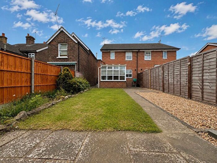3 Bedroom Semi-Detached House For Sale In Charlesfield Road, Horley, RH6