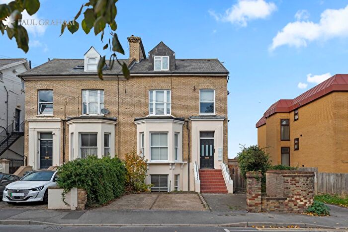 2 Bedroom Flat For Sale In Elgin Road, Wallington, SM6