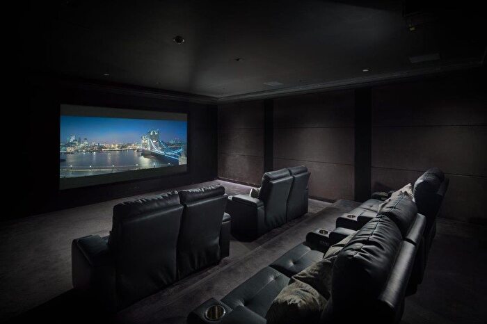 1 Bedroom Flat For Sale In Flat, The Strand London, WC2R