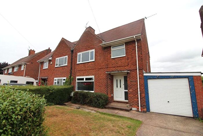 3 Bedroom Semi-Detached House To Rent In Broomhill Road, Hucknall, Nottingham, NG15