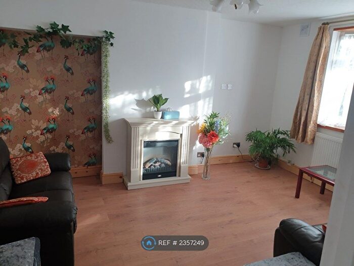 3 Bedroom Semi-Detached House To Rent In Southfields Drive, Leicester, LE2