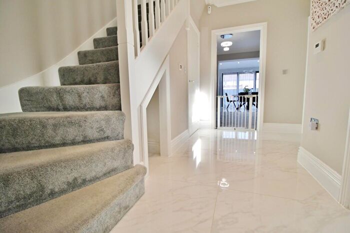 4 Bedroom Terraced House To Rent In Hughes Road, IG6