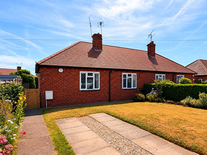 2 Bedroom Semi-Detached Bungalow To Rent In Wong Lane, Tickhill, Doncaster, DN11