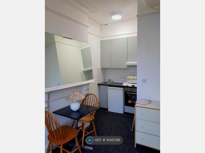 Studio To Rent In Rosendale Road, London, SE21