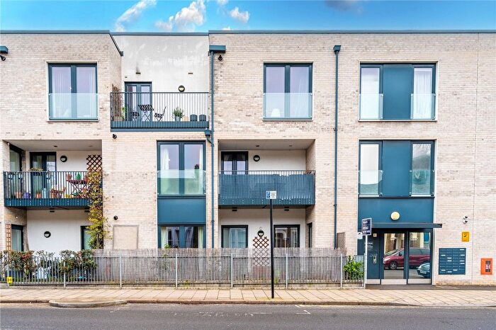 1 Bedroom Flat For Sale In Milkwood Road, London, SE24