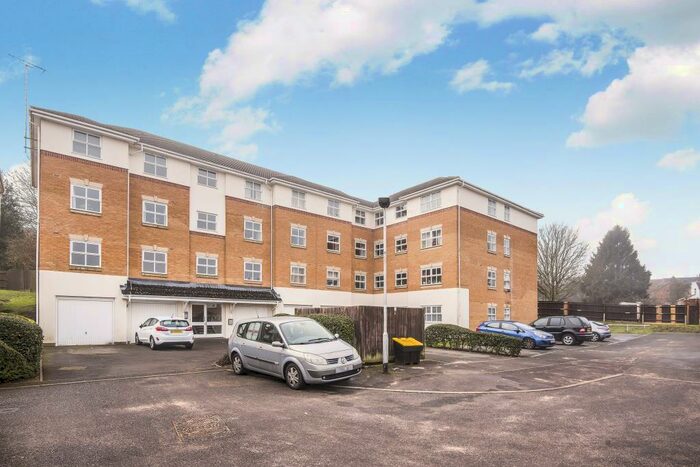 2 Bedroom Apartment To Rent In Elm Park, Reading, RG30