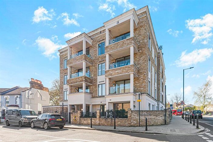 2 Bedroom Flat For Sale In Lillie Road, Fulham, SW6