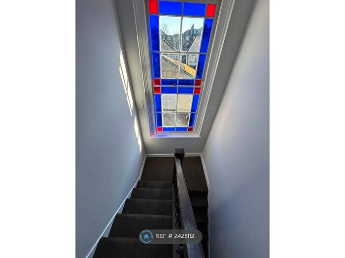 2 Bedroom Flat To Rent In Hornsey Road, London, N7