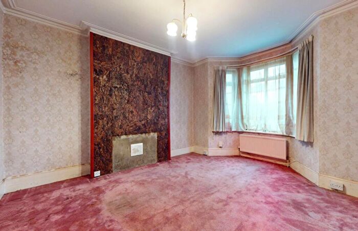 2 Bedroom Semi-Detached House For Sale In Ravenscroft Road, Beckenham, Kent, BR3