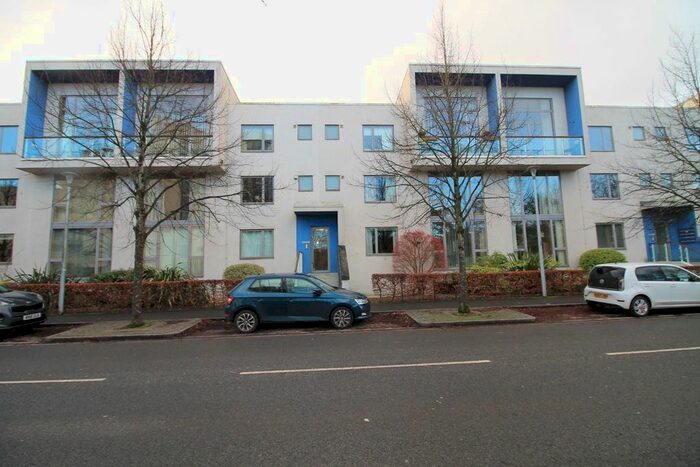 2 Bedroom Flat To Rent In Harbour Road, Portishead, Bristol, BS20