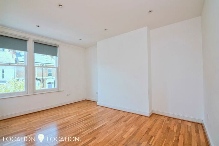2 Bedroom Flat To Rent In Alkham Road, London, N16