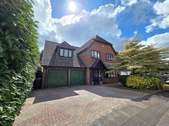 5 Bedroom Detached House For Sale In The Timbers, Fareham, PO15