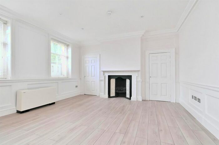 2 Bedroom Flat To Rent In Hampstead High Street, Hampstead Village, NW3