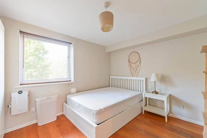 1 Bedroom Flat To Rent In Felixstowe Court, , Gallions Reach, London, E16